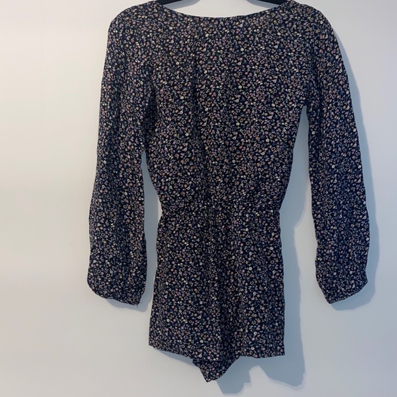 XS Floral Romper - Picture 2 of 3